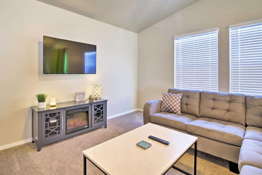 Family Friendly Playroom Garage Caldwell Bagian luar foto